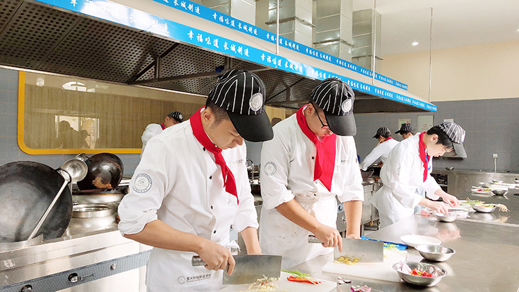 学厨师到重庆长城烹饪学校