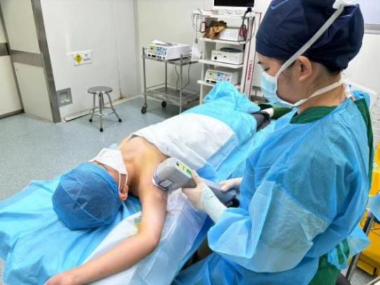 【暑假活动】北京三甲专家金骥莅临重庆黄泥磅腋臭专科开展会诊