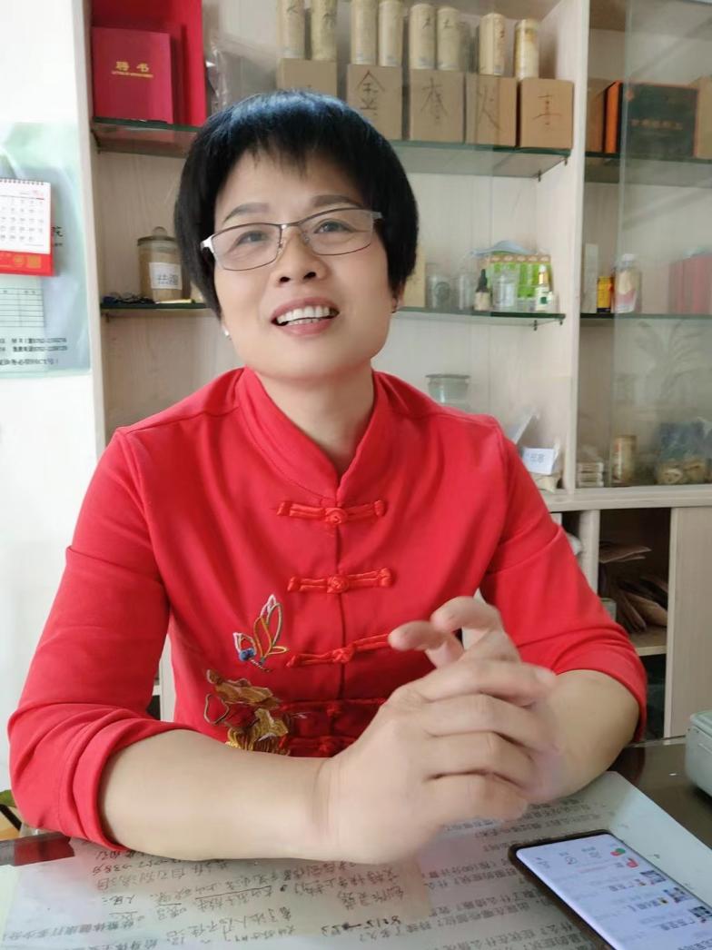 陈素华老师造福于偏身瘫痪患者