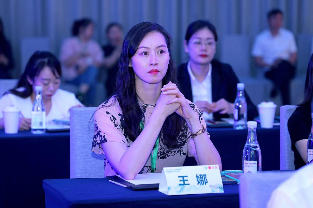 (图:前中国花样游泳运动员,多哈亚运会冠军,北京奥运会季军王娜)(图